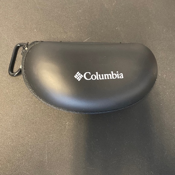 Columbia glasses sunglasses case with zipper closure and hook to attach - Picture 1 of 6